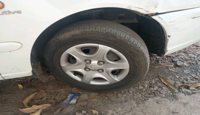 2011 Hyundai Accent GLE, Petrol, Manual, 60,376 km, tyre