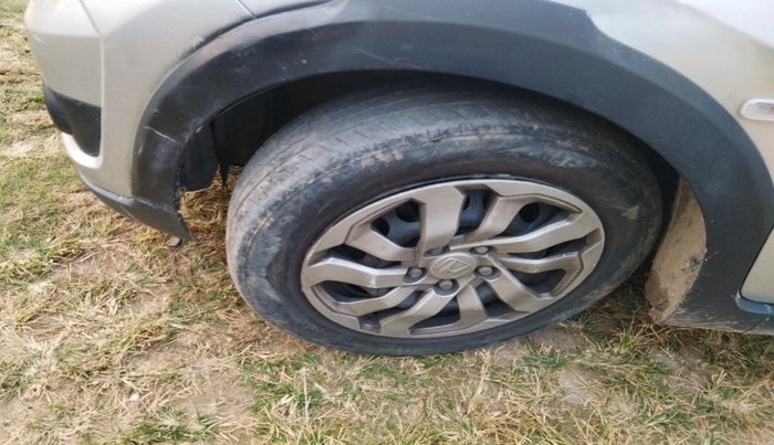 2016 Honda BR-V 1.5L I- DTEC S, Diesel, Manual, 97,315 km, tyre