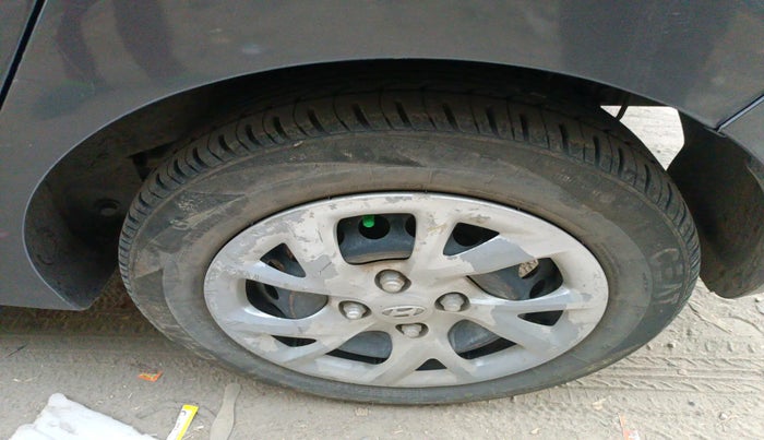 2017 Hyundai Grand i10 SPORTZ 1.2 KAPPA VTVT, Petrol, Manual, 1,33,361 km, tyre