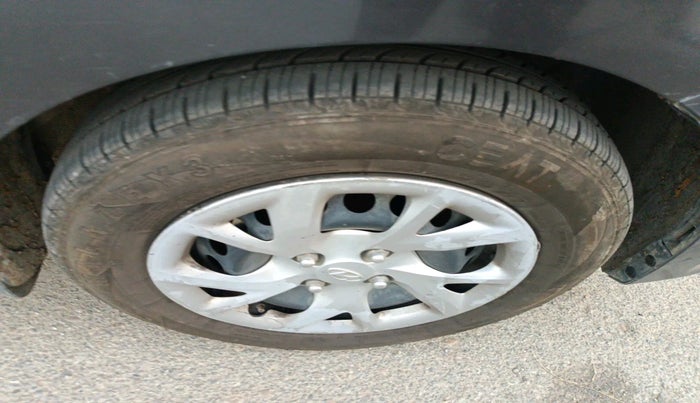 2017 Hyundai Grand i10 SPORTZ 1.2 KAPPA VTVT, Petrol, Manual, 1,33,361 km, tyre