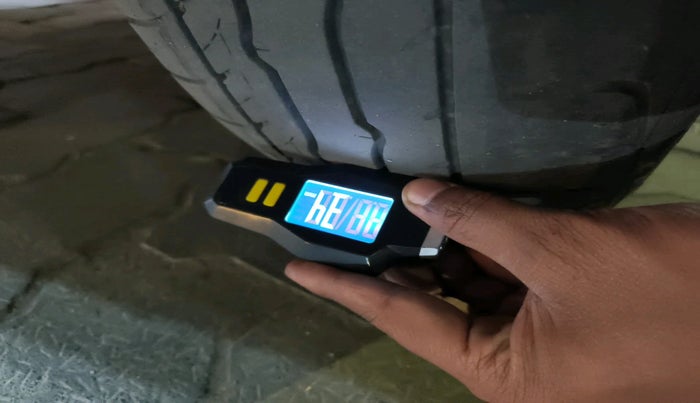 2012 Hyundai New Elantra 1.6 SX MT DIESEL, Diesel, Manual, 1,21,628 km, tyre