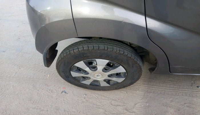 2018 Datsun Redi Go S 1.0 AMT, Petrol, Automatic, 1,00,372 km, tyre