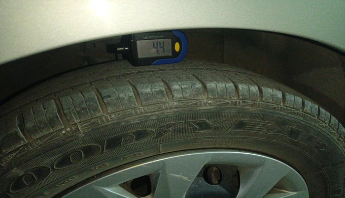 2016 Hyundai Grand i10 SPORTZ 1.2 KAPPA VTVT, Petrol, Manual, 75,186 km, tyre