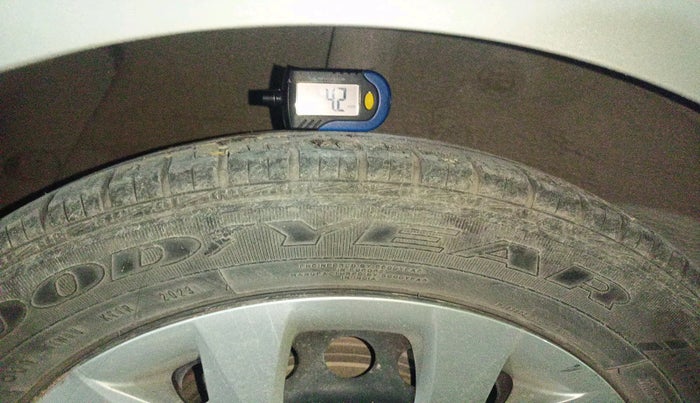 2016 Hyundai Grand i10 SPORTZ 1.2 KAPPA VTVT, Petrol, Manual, 75,186 km, tyre