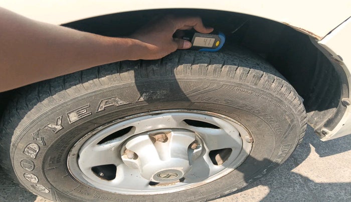 2011 Tata Sumo Grande MK II GX, Diesel, Manual, 1,13,075 km, tyre