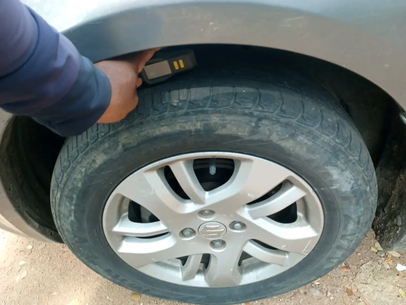 2014 Maruti Swift Dzire ZDI, Diesel, Manual, 2,35,525 km, tyre