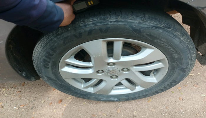 2014 Maruti Swift Dzire ZDI, Diesel, Manual, 2,34,426 km, tyre