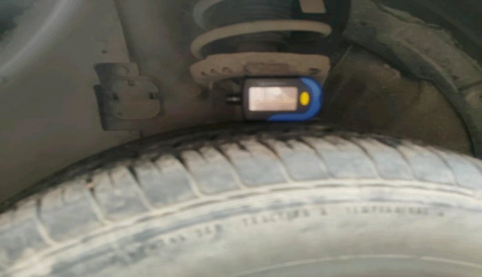 2020 Hyundai VENUE S 1.2, Petrol, Manual, 27,901 km, tyre