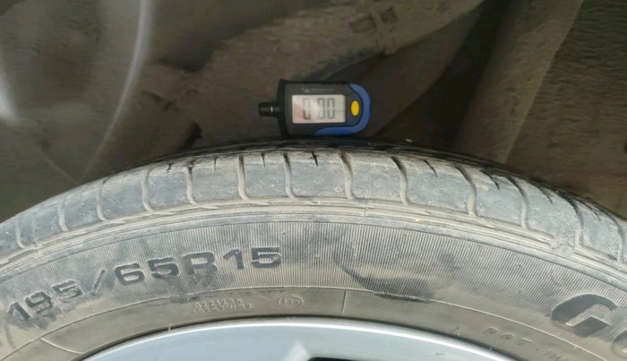 2020 Hyundai VENUE S 1.2, Petrol, Manual, 27,901 km, tyre