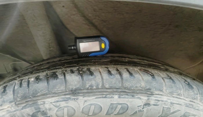 2020 Hyundai VENUE S 1.2, Petrol, Manual, 27,901 km, tyre