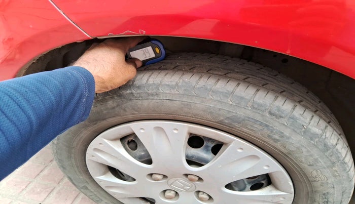 2015 Honda Brio S MT, Petrol, Manual, 53,875 km, tyre