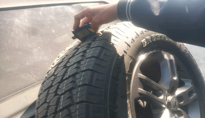 2022 Mahindra Thar LX D 4WD AT CONVERTIBLE, Diesel, Automatic, 29,718 km, tyre