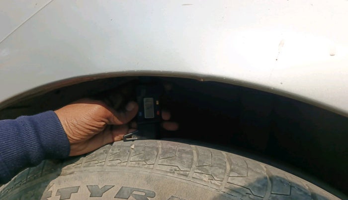 2011 Maruti Swift LXI, Petrol, Manual, 1,79,320 km, tyre