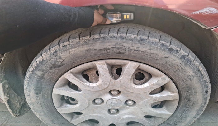 2011 Hyundai i20 MAGNA 1.2, Petrol, Manual, 1,37,562 km, tyre