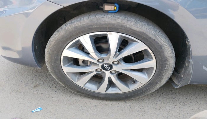 2014 Hyundai Verna FLUIDIC 1.6 VTVT SX, Petrol, Manual, 60,977 km, tyre