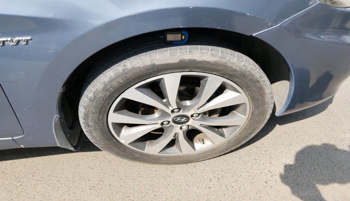 2014 Hyundai Verna FLUIDIC 1.6 VTVT SX, Petrol, Manual, 60,977 km, tyre