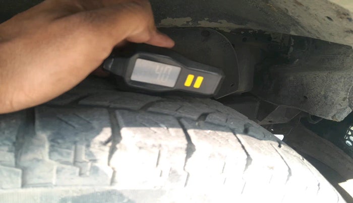 2010 Mahindra Scorpio VLX 2WD AT, Diesel, Automatic, 1,17,199 km, tyre