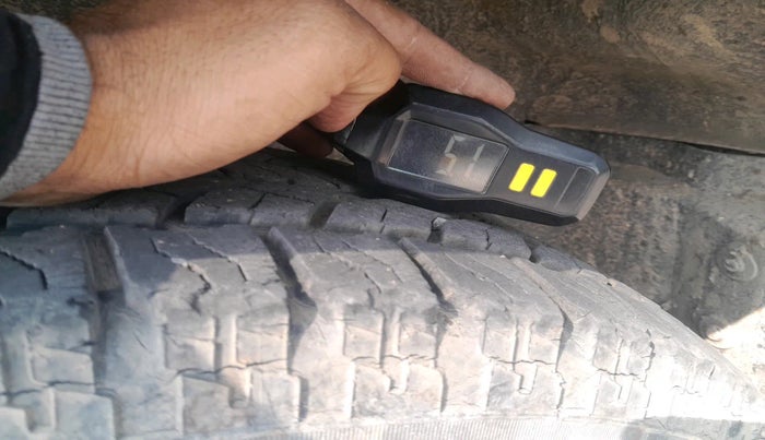 2010 Mahindra Scorpio VLX 2WD AT, Diesel, Automatic, 1,17,199 km, tyre