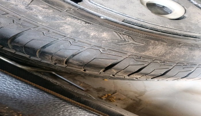 2017 Maruti S Cross ZETA 1.3, Diesel, Manual, 1,07,051 km, tyre