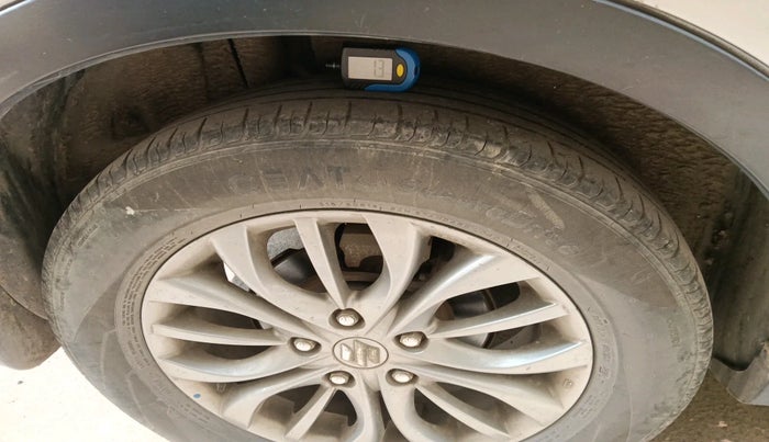 2017 Maruti S Cross ZETA 1.3, Diesel, Manual, 1,07,051 km, tyre