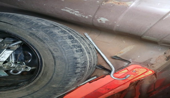 2013 Honda Amaze 1.2L I-VTEC VX, Petrol, Manual, 90,703 km, tyre