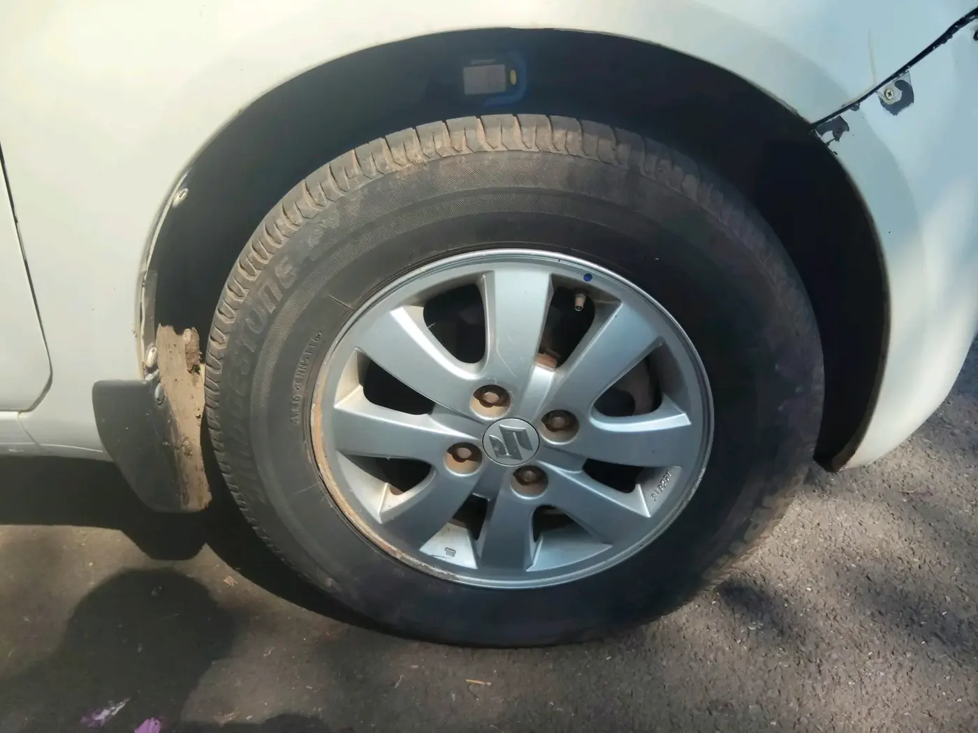 2010 Maruti Ritz ZXI, Petrol, Manual, 1,30,000 km, tyre