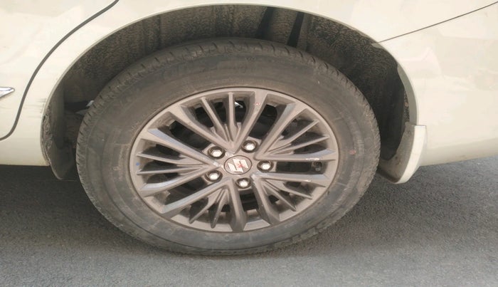 2019 Maruti Ertiga ZXI AT SHVS, Petrol, Automatic, 27,386 km, tyre