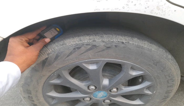 2016 Ford Figo Aspire TITANIUM 1.2 PETROL, Petrol, Manual, 61,919 km, tyre