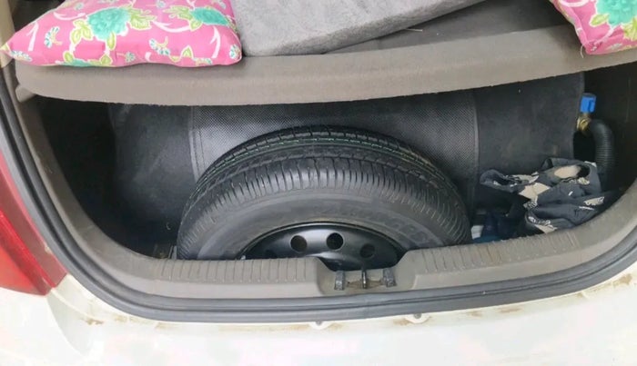 2011 Hyundai i10 MAGNA 1.1, Petrol, Manual, 53,968 km, tyre