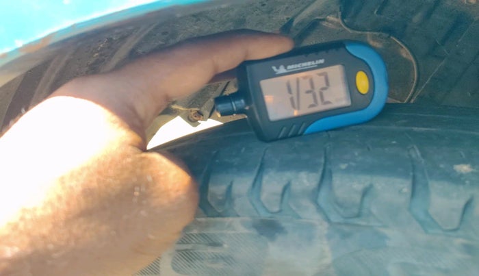 2012 Toyota Etios Liva GD, Diesel, Manual, 80,954 km, tyre