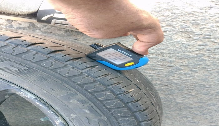 2012 Toyota Etios Liva GD, Diesel, Manual, 80,954 km, tyre