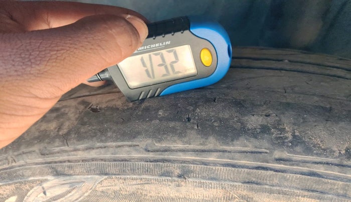 2012 Toyota Etios Liva GD, Diesel, Manual, 80,954 km, tyre