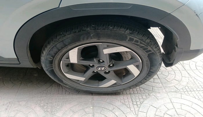 2019 Hyundai VENUE SX 1.0 TURBO, Petrol, Manual, 32,591 km, tyre