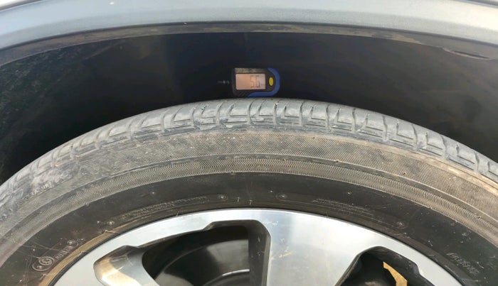 2019 Mahindra ALTURAS G4 4WD AT, Diesel, Automatic, 59,142 km, tyre