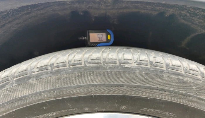 2019 Mahindra ALTURAS G4 4WD AT, Diesel, Automatic, 59,142 km, tyre