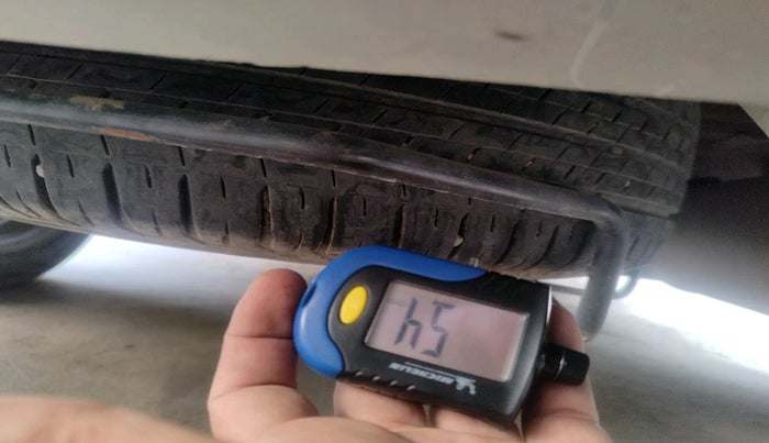 2020 Maruti Ertiga VXI CNG, Petrol, Manual, 74,773 km, tyre