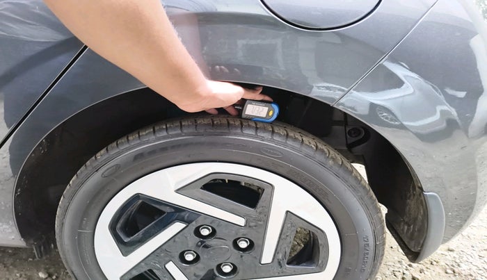 2025 Hyundai GRAND I10 NIOS SPORTZ AMT 1.2 KAPPA VTVT, Petrol, Automatic, 2,514 km, tyre