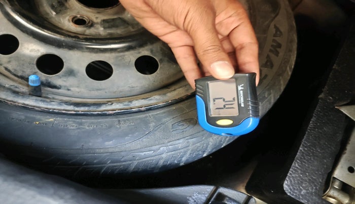 2015 Maruti Wagon R 1.0 VXI, Petrol, Manual, 25,511 km, tyre