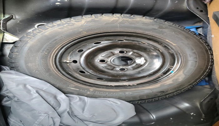 2018 Maruti Alto 800 LXI, Petrol, Manual, 32,670 km, tyre