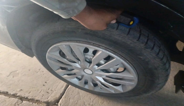 2013 Honda Amaze 1.5L I-DTEC EX, Diesel, Manual, 1,03,646 km, tyre