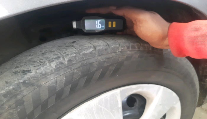 2011 Maruti Ritz VXI, Petrol, Manual, 84,214 km, tyre