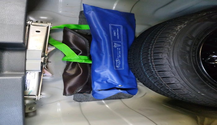 2022 Honda City 1.5L I-VTEC V MT 5TH GEN, Petrol, Manual, 24,999 km, tyre