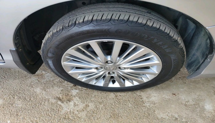 2022 Honda City 1.5L I-VTEC V MT 5TH GEN, Petrol, Manual, 24,999 km, tyre