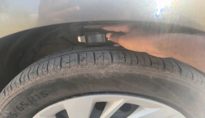 2019 Maruti Ertiga VXI SHVS, Petrol, Manual, 57,304 km, tyre