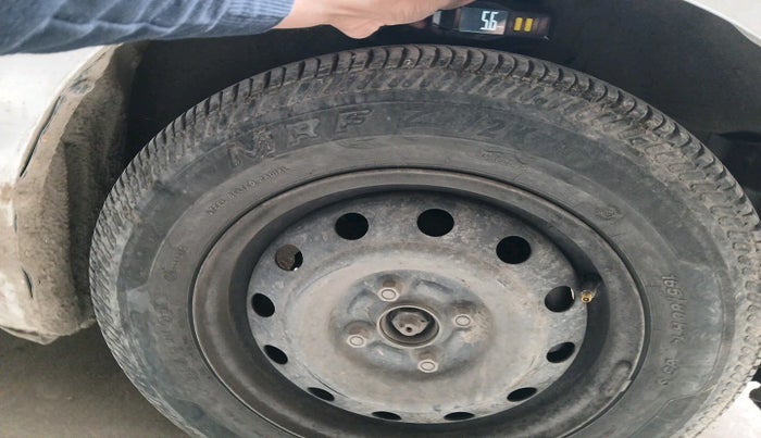 2011 Maruti Swift VXI, Petrol, Manual, 1,01,009 km, tyre