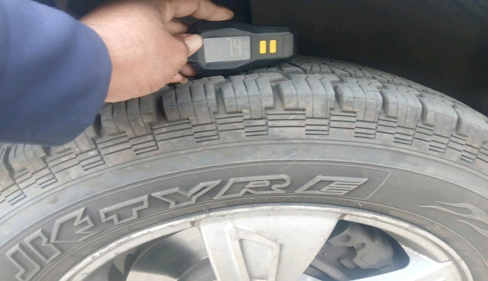 2012 Mahindra XUV500 W8, Diesel, Manual, 1,68,814 km, tyre