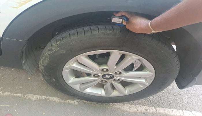 2016 Hyundai Creta SX PLUS 1.6 DIESEL, Diesel, Manual, 1,18,219 km, tyre