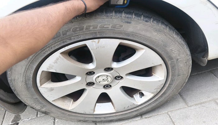 2012 Skoda Superb ELEGANCE 1.8 TSI AT, Petrol, Automatic, 78,852 km, tyre