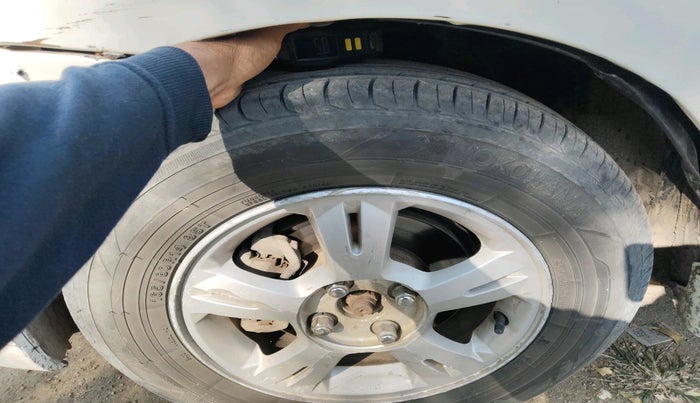 2012 Toyota Etios Liva GD, Diesel, Manual, 1,63,154 km, tyre