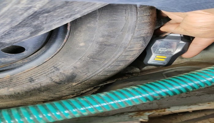 2012 Toyota Etios Liva GD, Diesel, Manual, 1,63,154 km, tyre